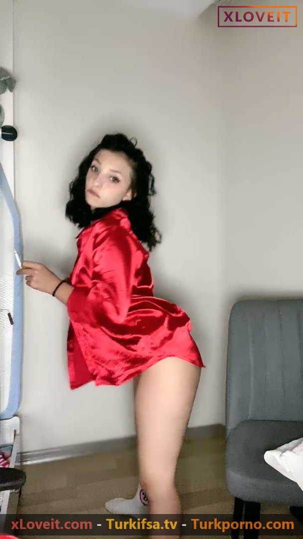 Çitos ifşa Kırmızı gecelikle Tango yayını yaptı