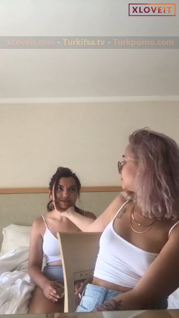 Naz Elbir ifşa Kız arkadaşıyla otel odasında